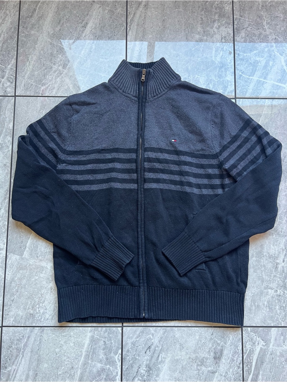 Tommy Hilfiger Men’s Grey Black Stripes Full Zip Cardigan Sweater Embroidered M